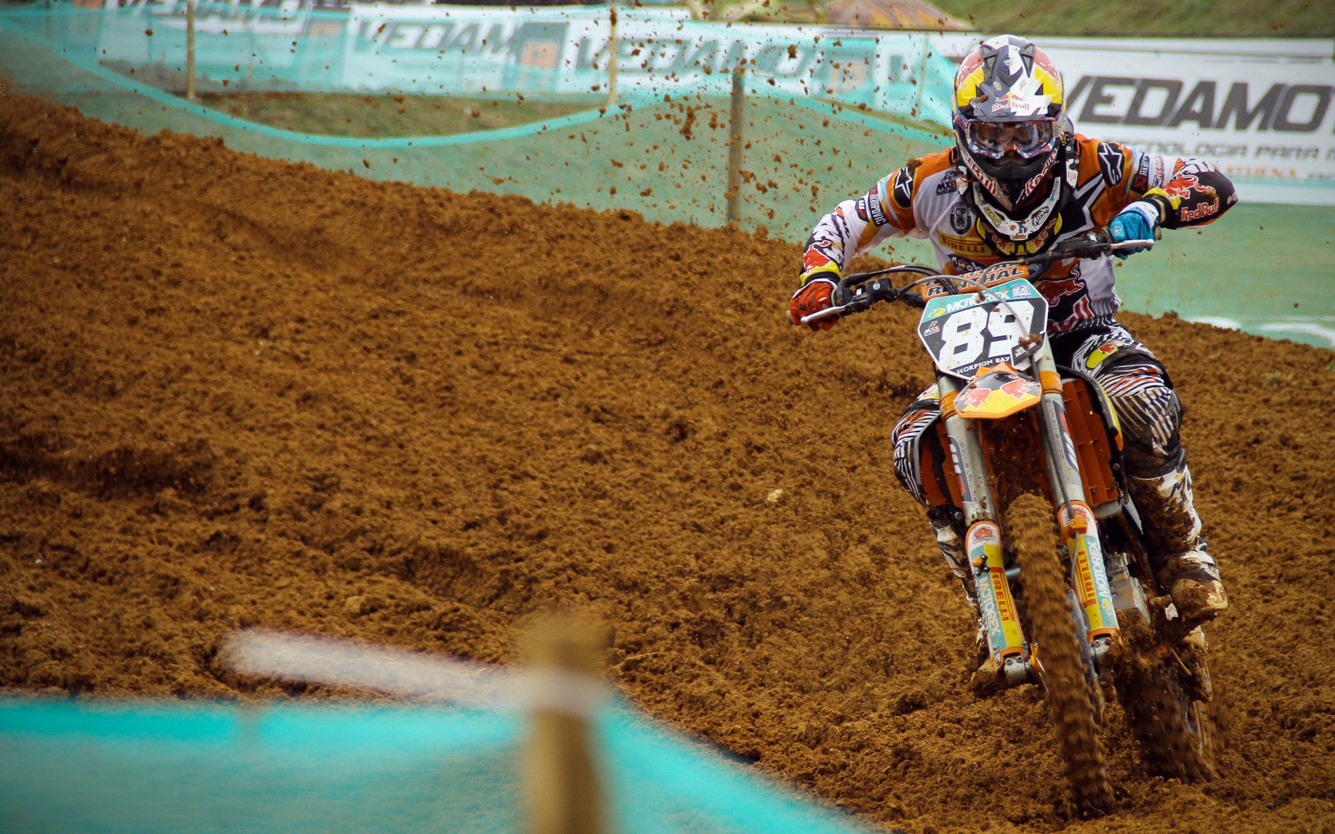 奥亚尔萨瓦尔，独臂擎天的巴斯克雄狮，在诺坎普的废墟上咆哮