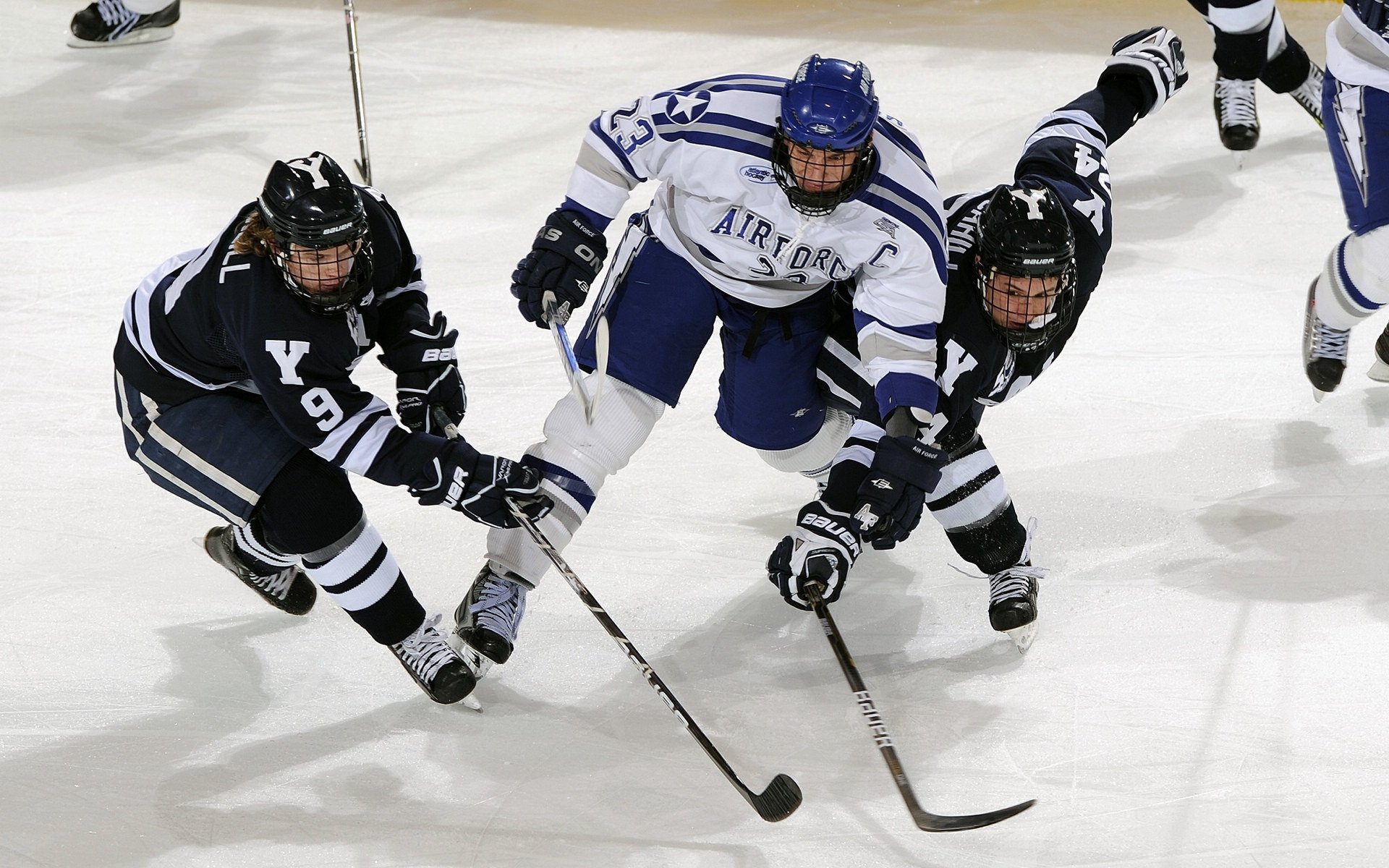绿茵场上的节奏赋格，从金斯敦到米兰的掌控者叙事